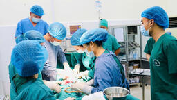Bệnh viện đa khoa tỉnh Lai châu chuyển giao kỹ thuật “Phẫu thuật cắt tử cung bán phần” cho Trung tâm y tế huyện Mường Tè