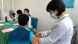 Liều bổ sung và nhắc lại Tiêm vắc xin phòng COVID -19 tại Bệnh viện Đa khoa tỉnh Lai Châu