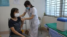 Tiêm phòng Vắc xin Covid-19 đợt 4 tại BVĐK tỉnh Lai Châu