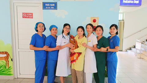 KHOA NHI BỆNH VIỆN ĐA KHOA TỈNH LAI CHÂU CẤP CỨU VÀ ĐIỀU TRỊ THÀNH CÔNG TRẺ SƠ SINH CỰC NON THÁNG NẶNG  600GRAM