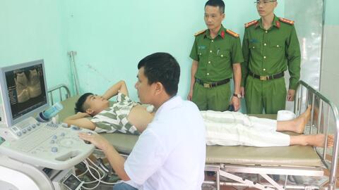 BỆNH VIỆN ĐA KHOA TỈNH  KHÁM SỨC KHỎE ĐỊNH KỲ CHO PHẠM NHÂN TẠI TRẠI TẠM GIAM CÔNG AN TỈNH LAI CHÂU