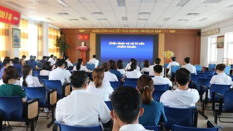 Sinh hoạt chuyên đề tại Bệnh viện Đa khoa tỉnh Lai Châu