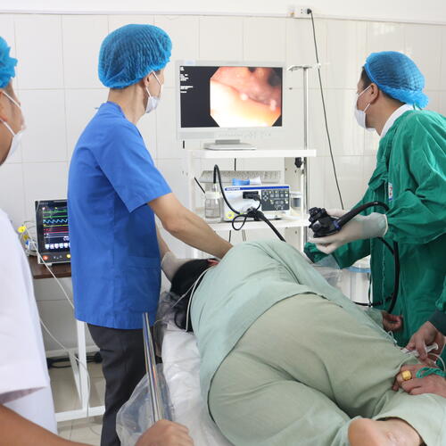 BỆNH VIỆN ĐA KHOA TỈNH LAI CHÂU HỖ TRỢ CHUYỂN GIAO KỸ THUẬT NỘI SOI DẠ DÀY – ĐẠI TRÀNG CHO TRUNG TÂM Y TẾ HUYỆN TÂN UYÊN