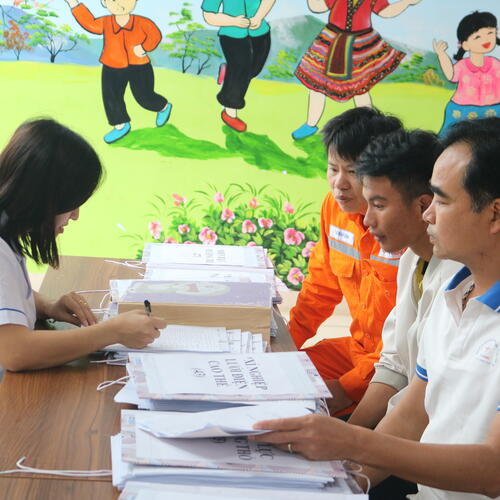 BỆNH VIỆN ĐA KHOA TỈNH LAI CHÂU TỔ CHỨC KHÁM SỨC KHỎE CHO CÁN BỘ, CÔNG NHÂN VIÊN CÔNG TY ĐIỆN LỰC LAI CHÂU