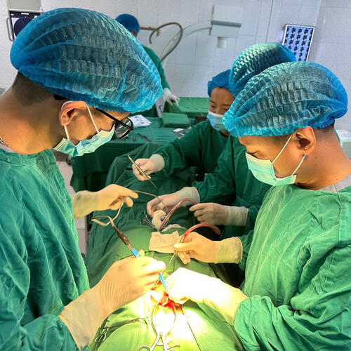 BỆNH VIỆN ĐA KHOA TỈNH LAI CHÂU PHẪU THUẬT THÀNH CÔNG CA BỆNH NHÂN CHẤN THƯƠNG CỘT SỐNG THẮT LƯNG CÓ TỔN THƯƠNG TỦY SỐNG