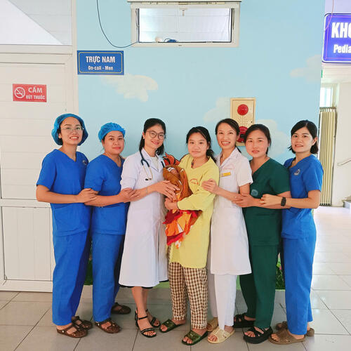 KHOA NHI BỆNH VIỆN ĐA KHOA TỈNH LAI CHÂU CẤP CỨU VÀ ĐIỀU TRỊ THÀNH CÔNG TRẺ SƠ SINH CỰC NON THÁNG NẶNG  600GRAM