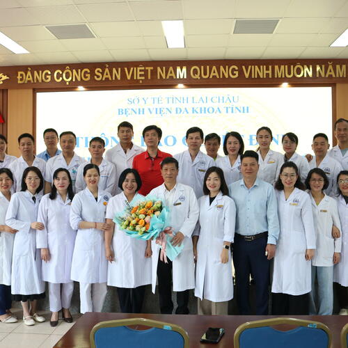 BỆNH VIỆN ĐA KHOA TỈNH LAI CHÂU TRAO QUYẾT ĐỊNH BỔ NHIỆM LẠI GIÁM ĐỐC BỆNH VIỆN