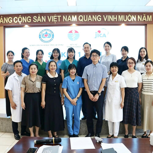Đoàn công tác Cơ quan Hợp tác Quốc tế Nhật Bản JICA tại Việt Nam đánh giá hiệu quả hoạt động của tình nguyện viên chuyên ngành vật lý trị liệu tại Bệnh viện Đa khoa tỉnh Lai Châu