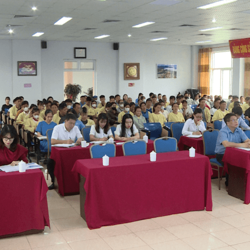 BỆNH VIỆN ĐA KHOA TỈNH LAI CHÂU PHỐI HỢP VỚI BẢO HIỂM XÃ HỘI KHU VỰC IV TỔ CHỨC HỘI NGHỊ TUYÊN TRUYỀN, TƯ VẤN GIẢI ĐÁP CHÍNH SÁCH BẢO HIỂM XÃ HỘI NĂM 2025
