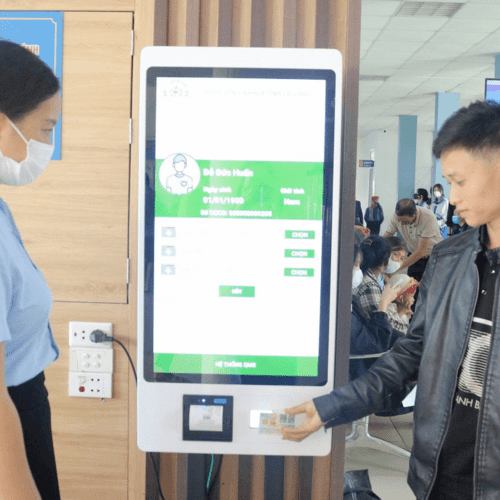BỆNH VIỆN ĐA KHOA TỈNH LAI CHÂU ỨNG DỤNG HỆ THỐNG KIOSK THÔNG MINH TRONG ĐĂNG KÝ KHÁM CHỮA BỆNH