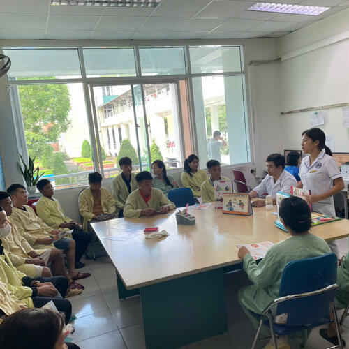 BỆNH VIỆN ĐA KHOA TỈNH LAI CHÂU TRIỂN KHAI CHƯƠNG TRÌNH   CHIA SẺ KIẾN THỨC “LÀM MẸ AN TOÀN”CHO NGƯỜI BỆNH