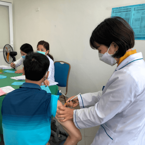 Liều bổ sung và nhắc lại Tiêm vắc xin phòng COVID -19 tại Bệnh viện Đa khoa tỉnh Lai Châu