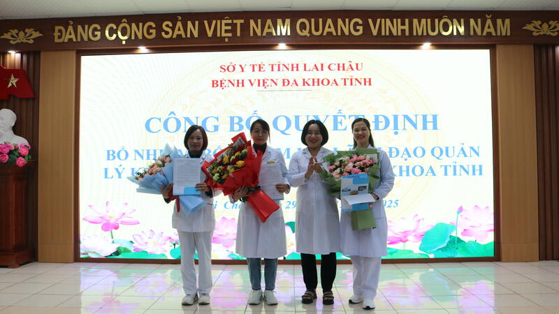 BỆNH VIỆN ĐA KHOA TỈNH LAI CHÂU TRAO QUYẾT ĐỊNH BỔ NHIỆM, BỔ NHIỆM LẠI LÃNH ĐẠO KHOA PHÒNG