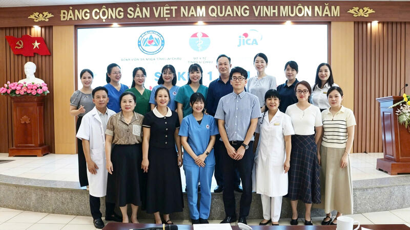 Đoàn công tác Cơ quan Hợp tác Quốc tế Nhật Bản JICA tại Việt Nam đánh giá hiệu quả hoạt động của tình nguyện viên chuyên ngành vật lý trị liệu tại Bệnh viện Đa khoa tỉnh Lai Châu