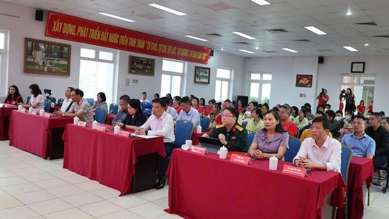 Bệnh viện Đa khoa tỉnh Lai châu phối hợp Viettel Lai Châu, Quỹ Tấm lòng Việt, Bệnh viện Nhi Trung Ương khám sàng lọc miễn phí bệnh tim bẩm sinh cho trẻ dưới 18 tuổi