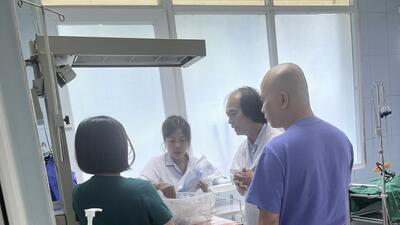 PGS,TS. Nguyễn Tiến Dũng - Bệnh viện Bạch Mai thăm quan Khoa Sản BVĐKT Lai Châu