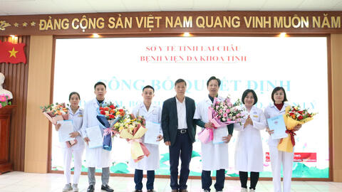 Trao quyết định bổ nhiệm lãnh đạo quản lý khoa/phòng Bệnh viện đa khoa tỉnh Lai Châu