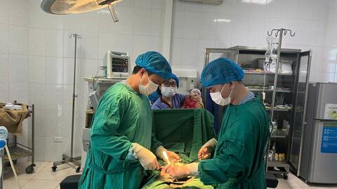 CẤP CỨU THÀNH CÔNG CA THAI ĐỦ THÁNG SA DÂY RAU TẠI BỆNH VIỆN ĐA  KHOA TỈNH LAI CHÂU.