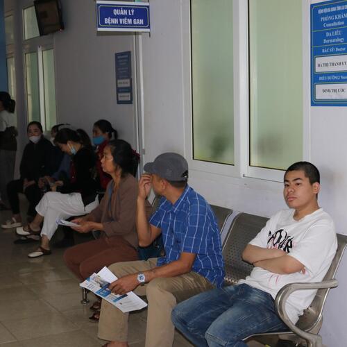 BỆNH VIỆN ĐA KHOA TỈNH LAI CHÂU PHỐI HỢP VỚI BỆNH VIỆN UNG BƯỚU HÀ NỘI TỔ CHỨC CHƯƠNG TRÌNH KHÁM TẦM SOÁT UNG THƯ VÀ CẤP PHÁT THUỐC MIỄN PHÍ CHO NHÂN VIÊN Y TẾ VÀ NHÂN DÂN TỈNH LAI CHÂU